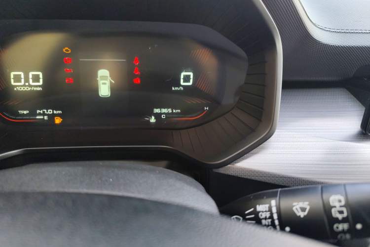 Used Wuling Asta 2021 1.5T Manual Starlight Edition Odometer Close Up