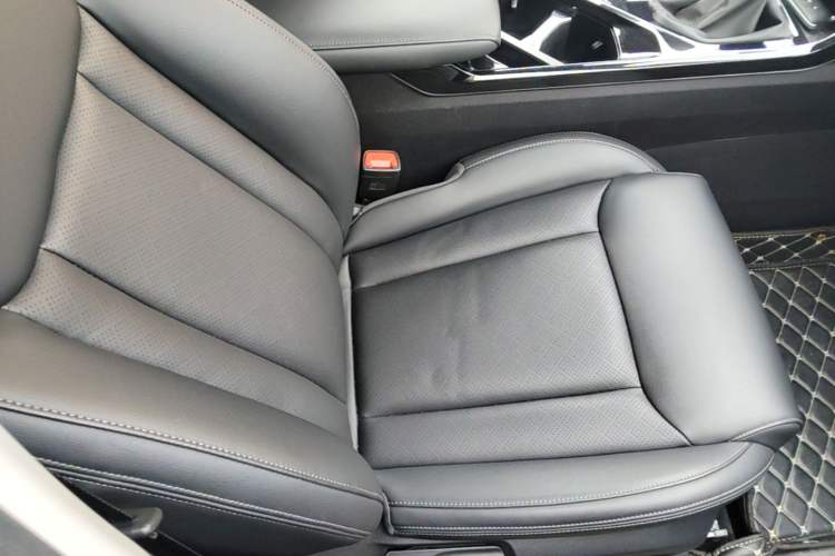 Used Wuling Asta 2021 1.5T CVT Star曜 Edition Right Front Seat