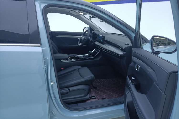 Used Wuling Asta 2021 1.5T CVT Starlight Edition Right Front Seat