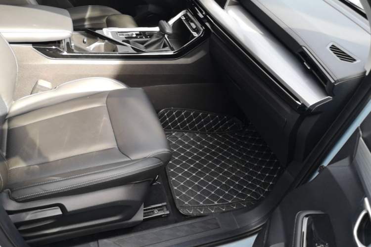 Used Wuling Asta 2021 1.5T CVT Starlight Edition Right Front Seat