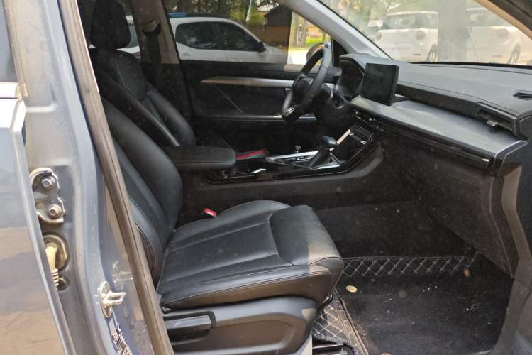 Used Wuling Asta 2021 1.5T CVT Starlight Edition Right Front Seat