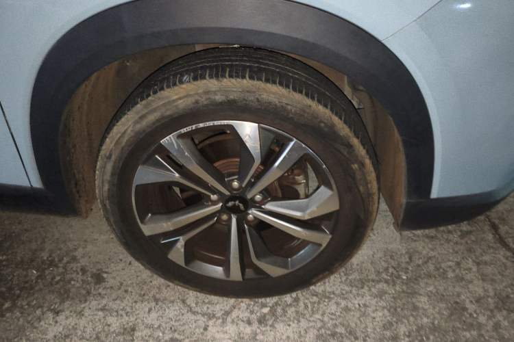 Used Wuling Asta 2021 1.5T CVT Starlight Edition Right Front Wheel Hub