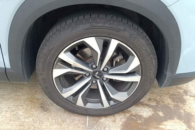 Used Wuling Asta 2021 1.5T CVT Star曜 Edition Right Front Wheel Hub