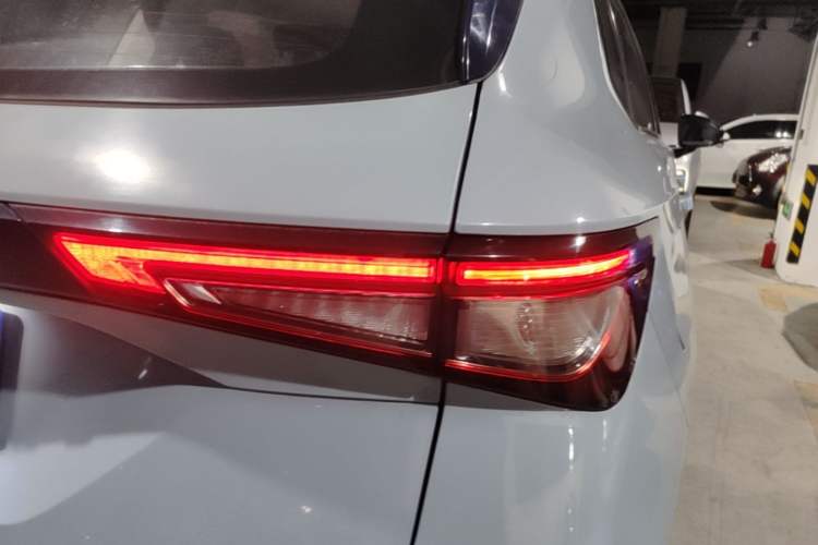 Used Wuling Asta 2021 1.5T CVT Starlight Edition Right Rear Taillight