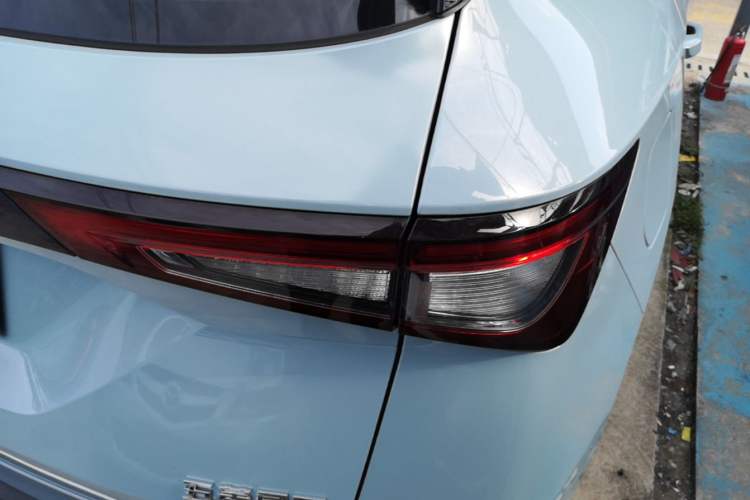 Used Wuling Asta 2021 1.5T CVT Starlight Edition Right Rear Taillight