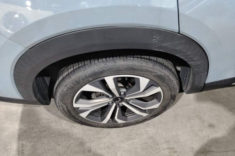 Used Wuling Asta 2021 1.5T CVT Starlight Edition Right Rear Wheel Hub