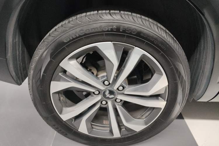 Used Wuling Asta 2021 1.5T CVT Starlight Edition Right Rear Wheel Hub