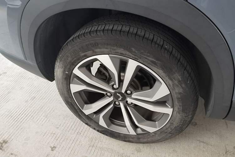 Used Wuling Asta 2021 1.5T CVT Starlight Edition Right Rear Wheel Hub