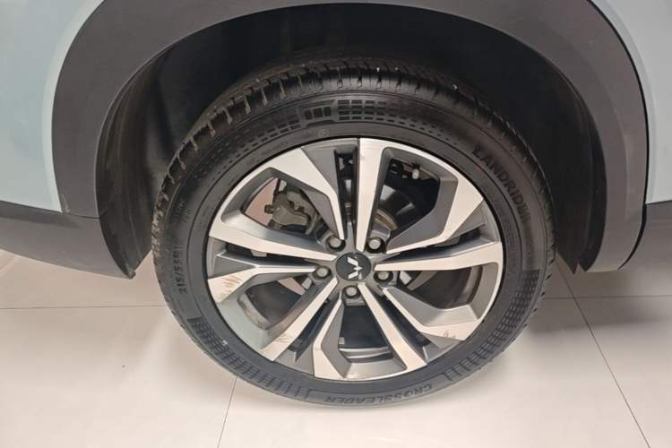 Used Wuling Asta 2021 1.5T CVT Starlight Edition Right Rear Wheel Hub
