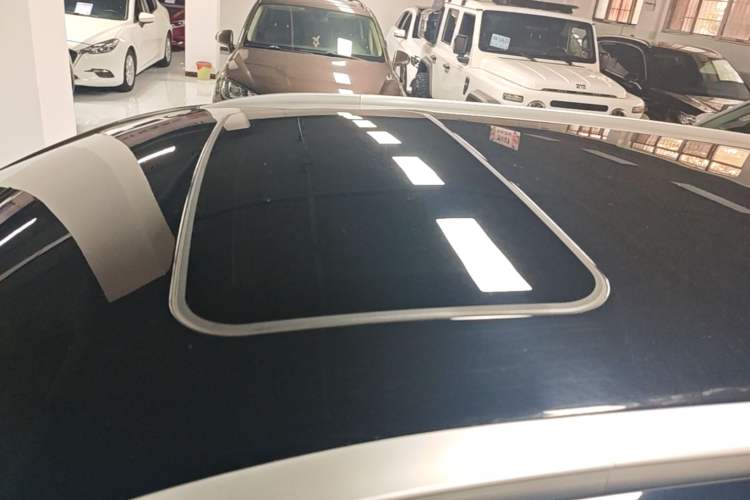 Used Wuling Asta 2021 1.5T CVT Starlight Edition Roof
