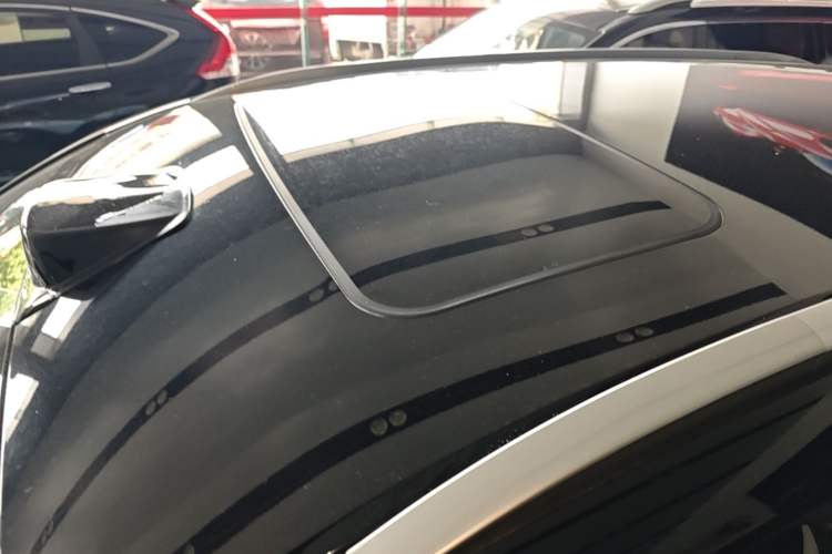Used Wuling Asta 2021 1.5T CVT Starlight Edition Roof