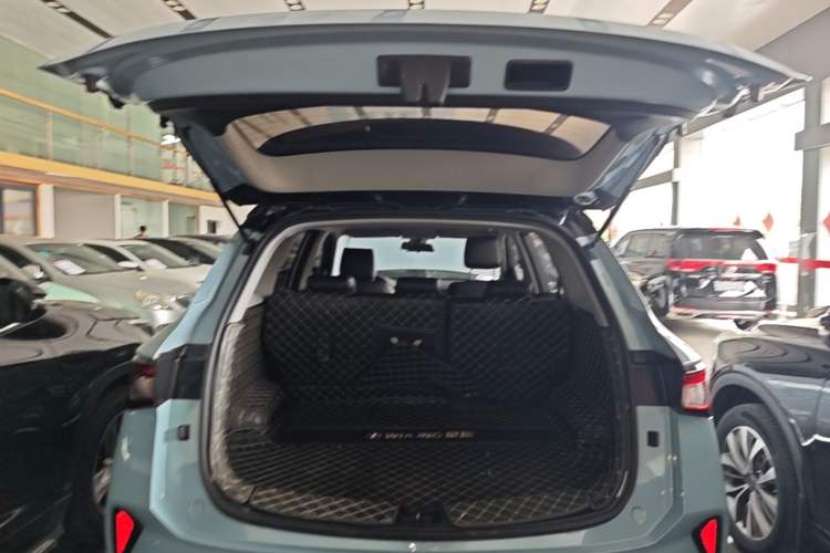 Used Wuling Asta 2021 1.5T CVT Starlight Edition Trunk