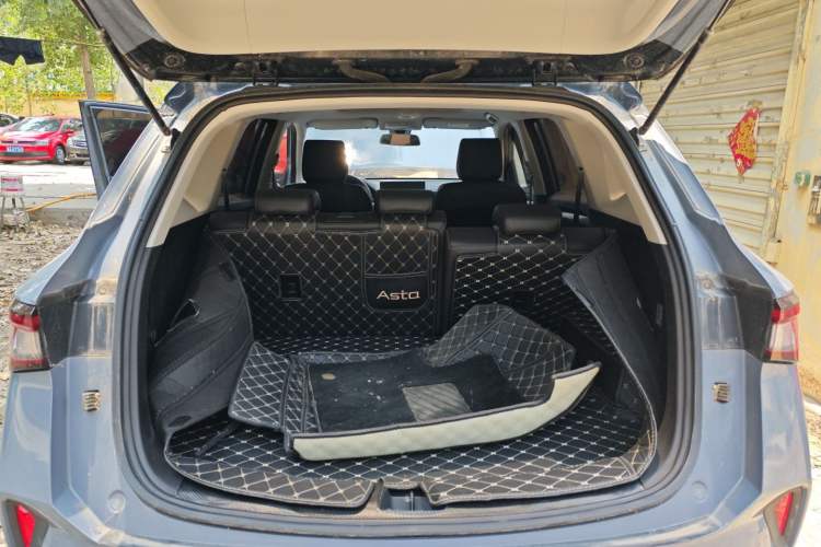 Used Wuling Asta 2021 1.5T CVT Starlight Edition Trunk