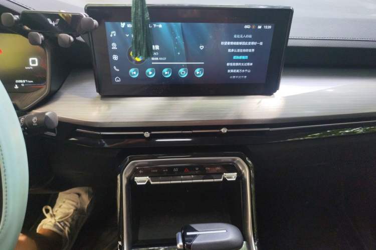 Used Wuling Asta 2021 1.5T CVT Starlight Edition Audio And AC Panel