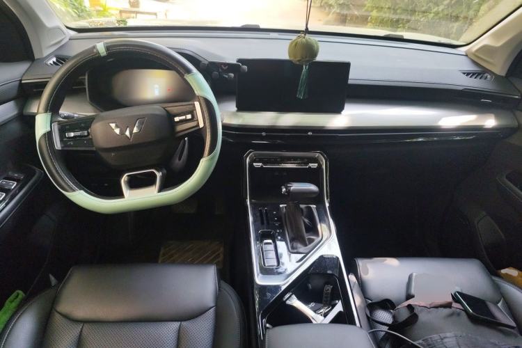 Used Wuling Asta 2021 1.5T CVT Starlight Edition Center Console