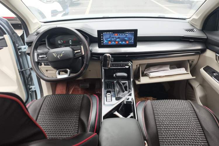 Used Wuling Asta 2021 1.5T CVT Star曜 Edition Center Console