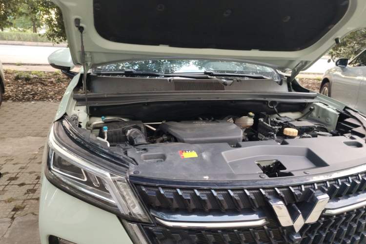 Used Wuling Asta 2021 1.5T CVT Star曜 Edition Engine Bay Right