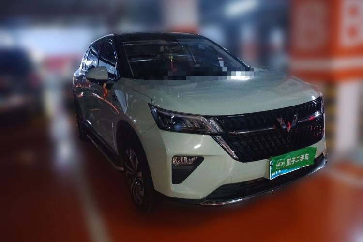 Used Wuling Asta 2021 1.5T CVT Starlight Edition Front Right 45 Deg