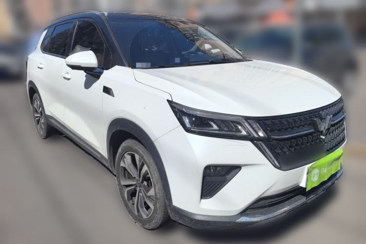 Used Wuling Asta 2021 1.5T CVT Star曜 Edition Front Right 45 Deg