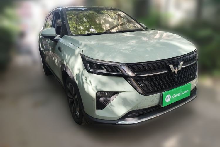 Used Wuling Asta 2021 1.5T CVT Starlight Edition Front Right 45 Deg