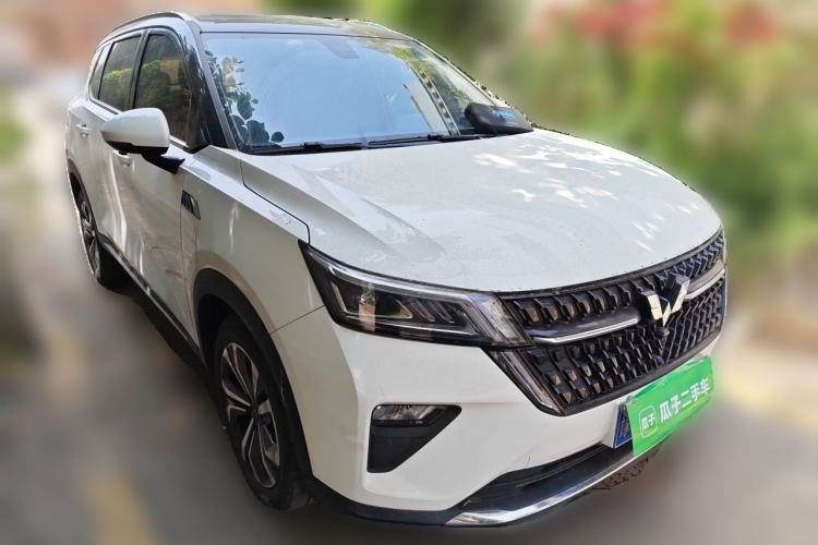 Used Wuling Asta 2021 1.5T CVT Starlight Edition Front Right 45 Deg