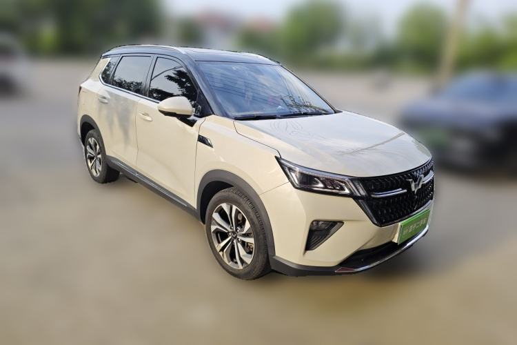 Used Wuling Asta 2021 1.5T CVT Star曜 Edition Front Right 45 Deg