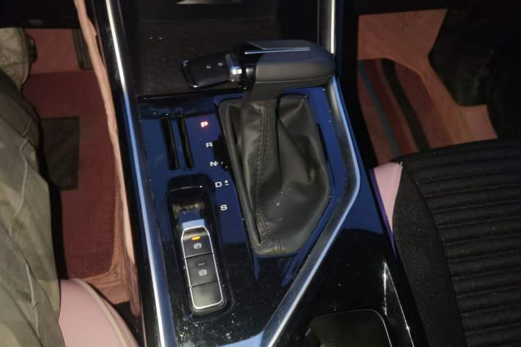 Used Wuling Asta 2021 1.5T CVT Starlight Edition Gear Lever