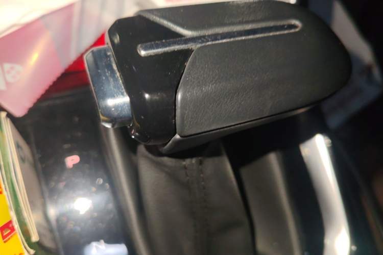 Used Wuling Asta 2021 1.5T CVT Starlight Edition Gear Lever