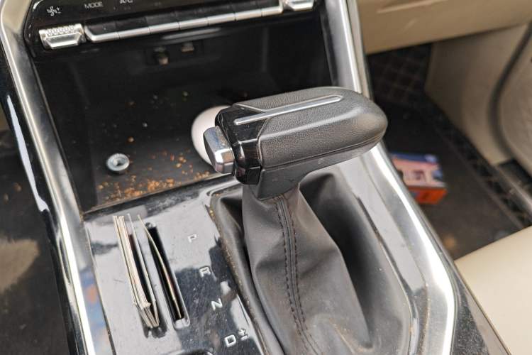 Used Wuling Asta 2021 1.5T CVT Star曜 Edition Gear Lever