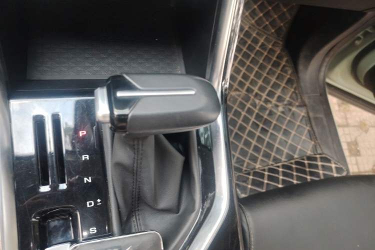 Used Wuling Asta 2021 1.5T CVT Star曜 Edition Gear Lever