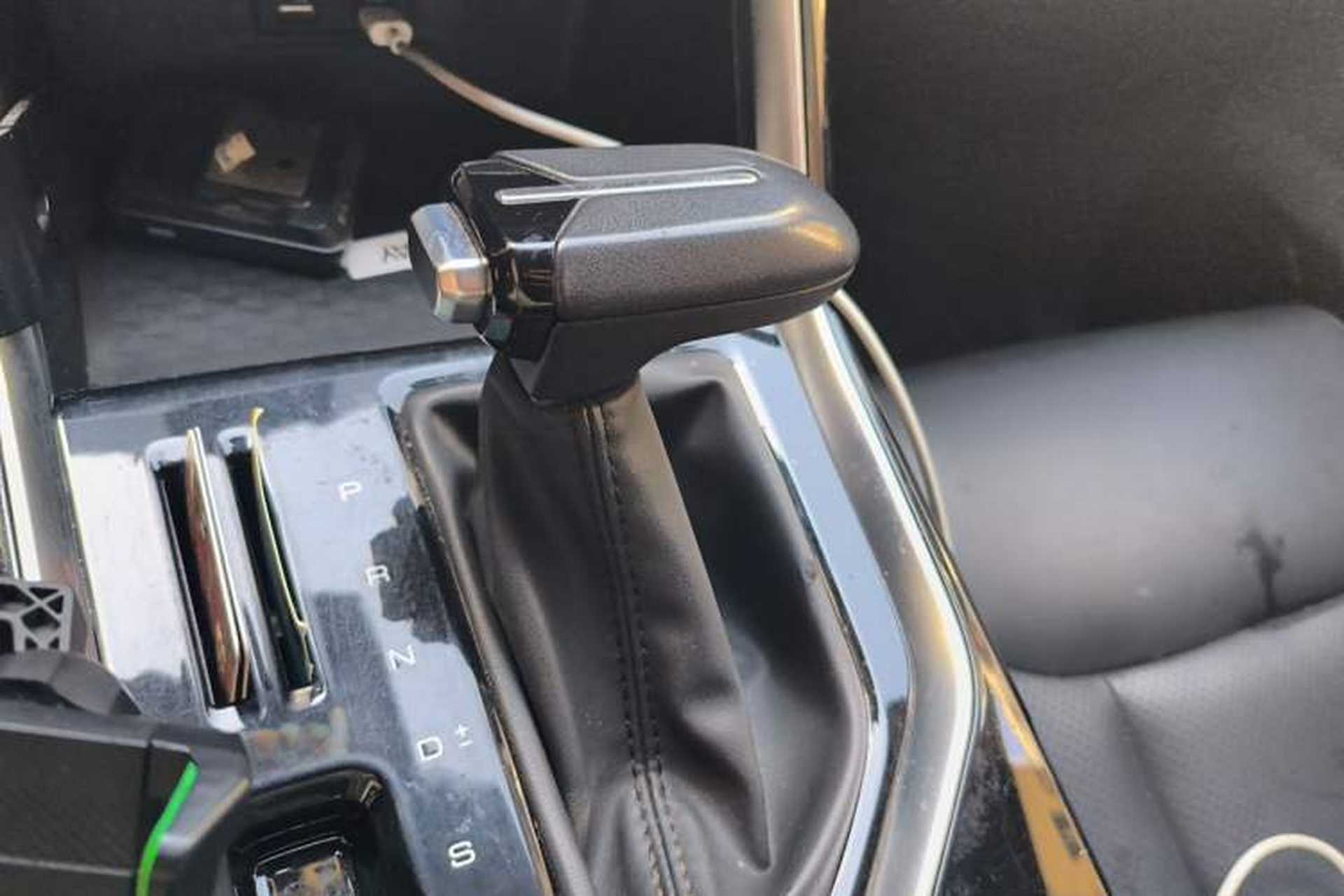 Used Wuling Asta 2021 1.5T CVT Starlight Edition Gear Lever
