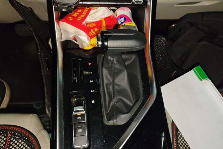 Used Wuling Asta 2021 1.5T CVT Star曜 Edition Gear Lever