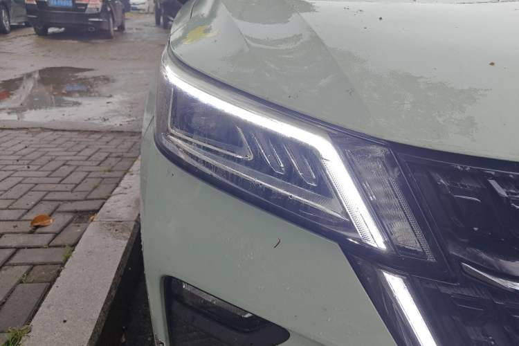 Used Wuling Asta 2021 1.5T CVT Star曜 Edition Right Front Headlight
