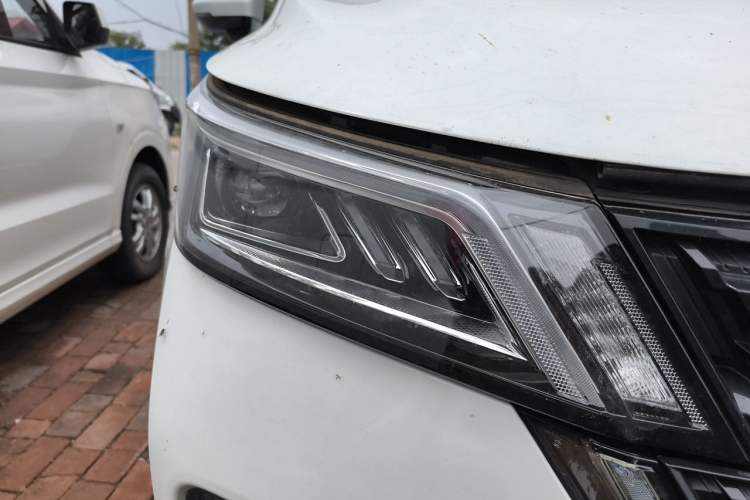 Used Wuling Asta 2021 1.5T CVT Star曜 Edition Right Front Headlight