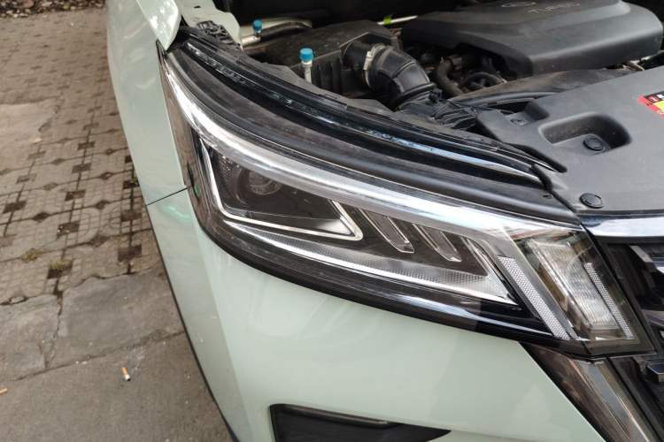 Used Wuling Asta 2021 1.5T CVT Star曜 Edition Right Front Headlight