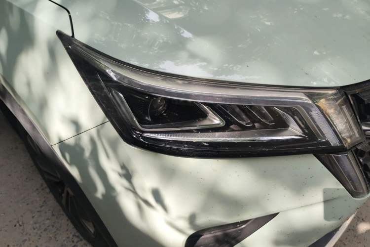 Used Wuling Asta 2021 1.5T CVT Starlight Edition Right Front Headlight