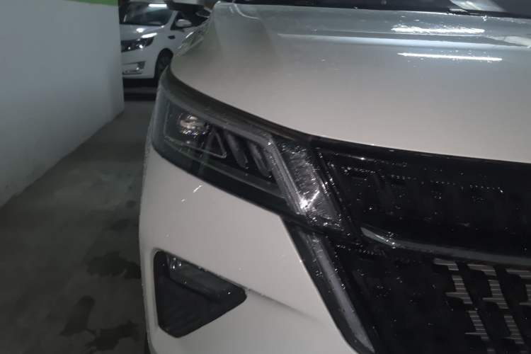 Used Wuling Asta 2021 1.5T CVT Star曜 Edition Right Front Headlight