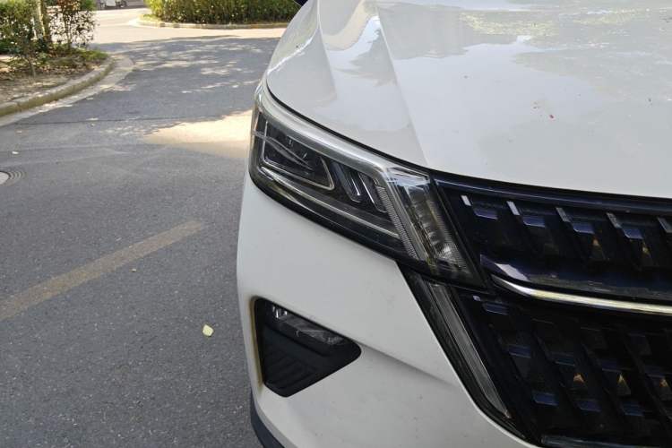 Used Wuling Asta 2021 1.5T CVT Starlight Edition Right Front Headlight
