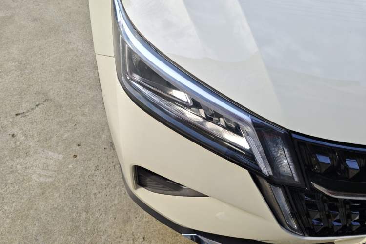 Used Wuling Asta 2021 1.5T CVT Star曜 Edition Right Front Headlight