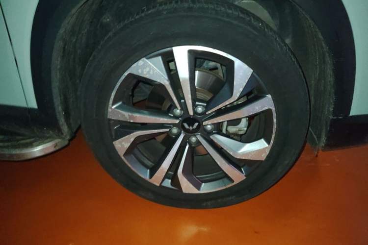 Used Wuling Asta 2021 1.5T CVT Starlight Edition Right Front Wheel Hub