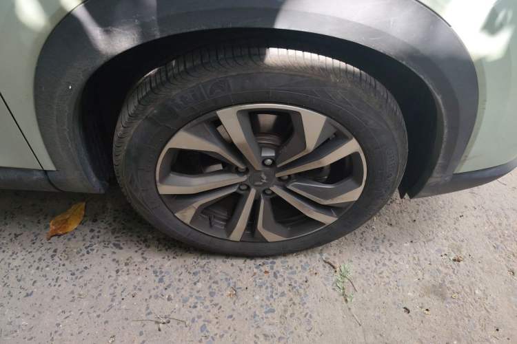 Used Wuling Asta 2021 1.5T CVT Starlight Edition Right Front Wheel Hub