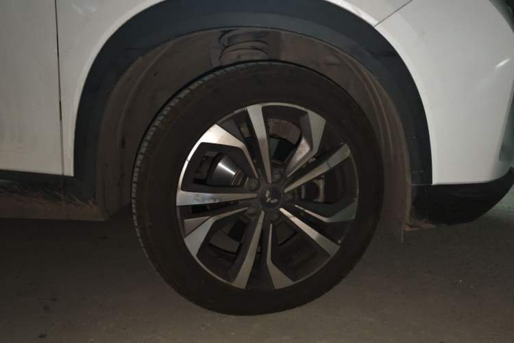 Used Wuling Asta 2021 1.5T CVT Star曜 Edition Right Front Wheel Hub