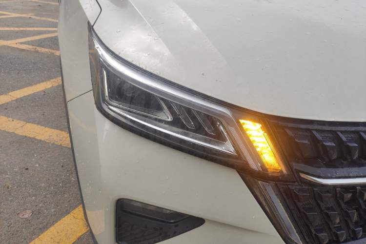 Used Wuling Asta 2021 1.5T CVT Starlight Edition Exterior 6