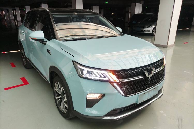 Used Wuling Asta 2021 1.5T CVT Star曜 Edition Front Right 45 Deg