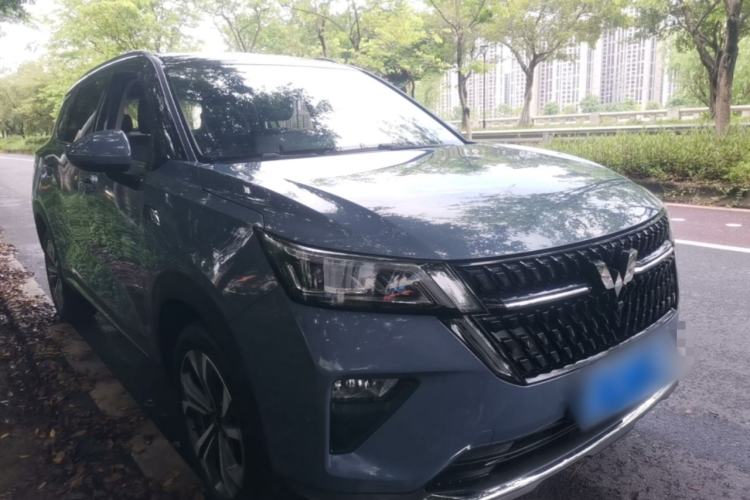 Used Wuling Asta 2021 1.5T CVT Starlight Edition Front Right 45 Deg