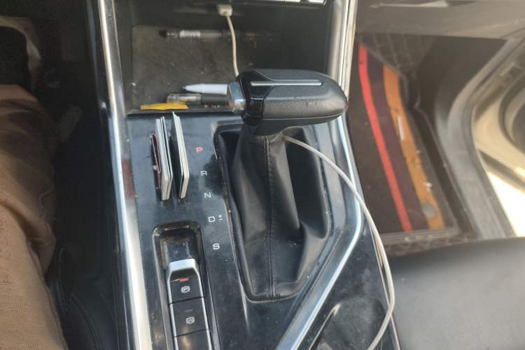 Used Wuling Asta 2021 1.5T CVT Star曜 Edition Gear Lever