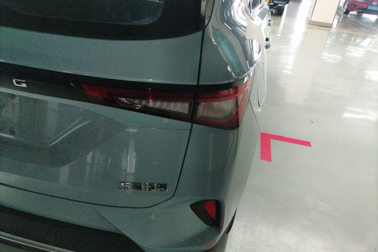 Used Wuling Asta 2021 1.5T CVT Star曜 Edition Right Rear Taillight