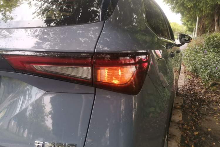 Used Wuling Asta 2021 1.5T CVT Starlight Edition Right Rear Taillight