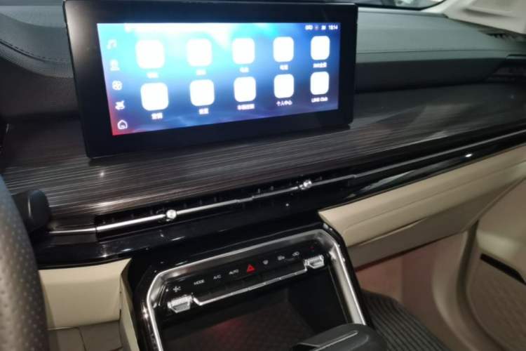 Used Wuling Asta 2021 1.5T CVT Star曜 Edition Audio And AC Panel