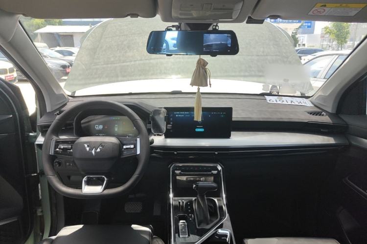 Used Wuling Asta 2021 1.5T CVT Starlight Edition Center Console